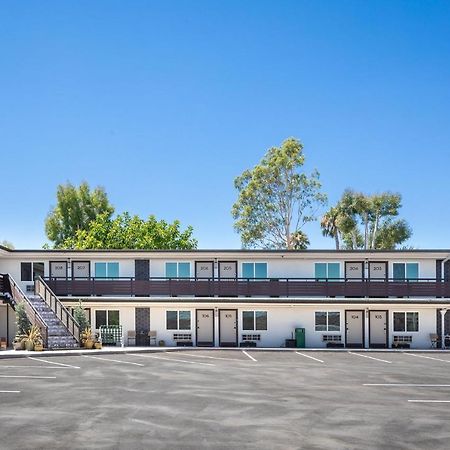 California Inn Anaheim Exterior foto