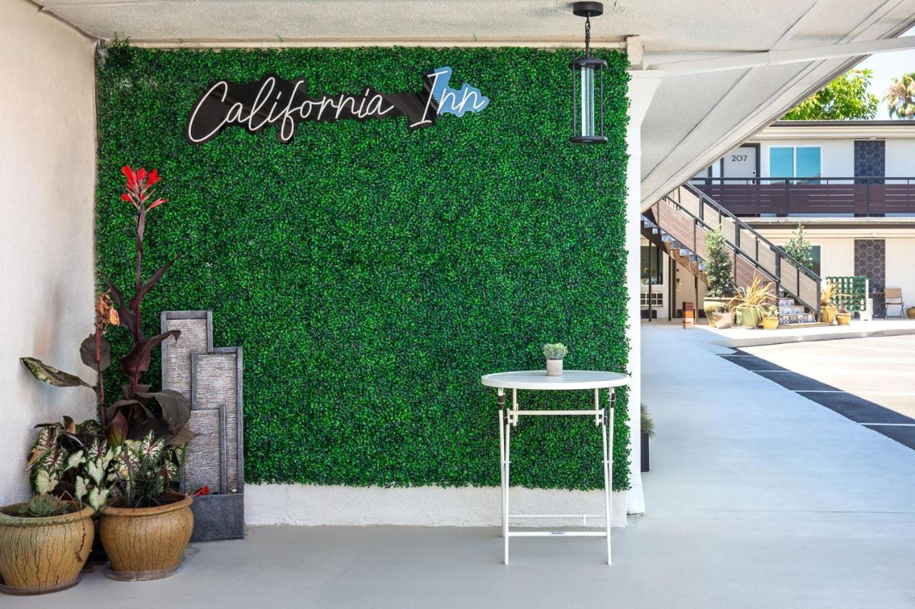 California Inn Anaheim Exterior foto